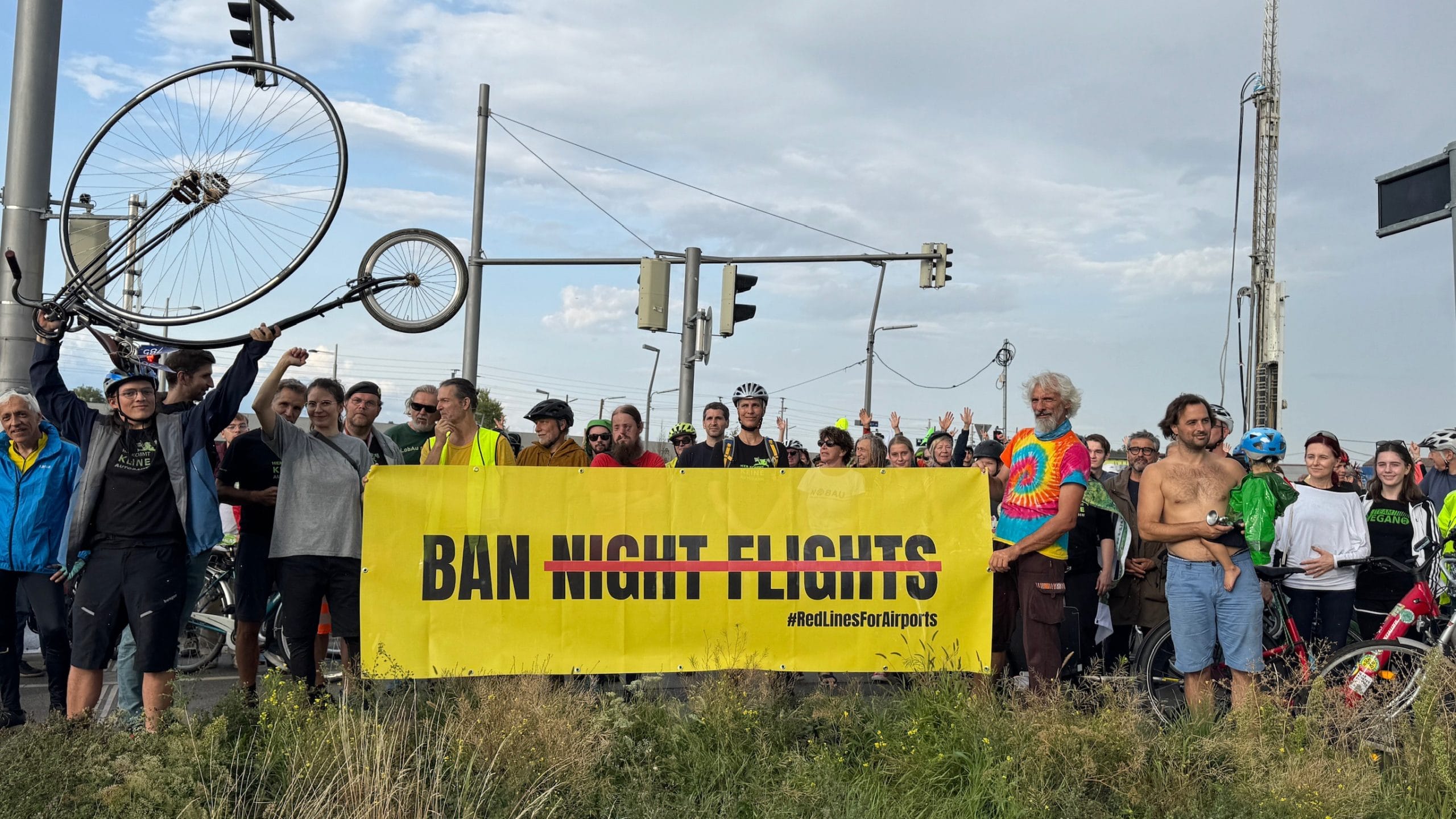 Prohibir vuelos nocturnos Viena Acción en el día internacional por la prohibición de los vuelos nocturnos en Austria.